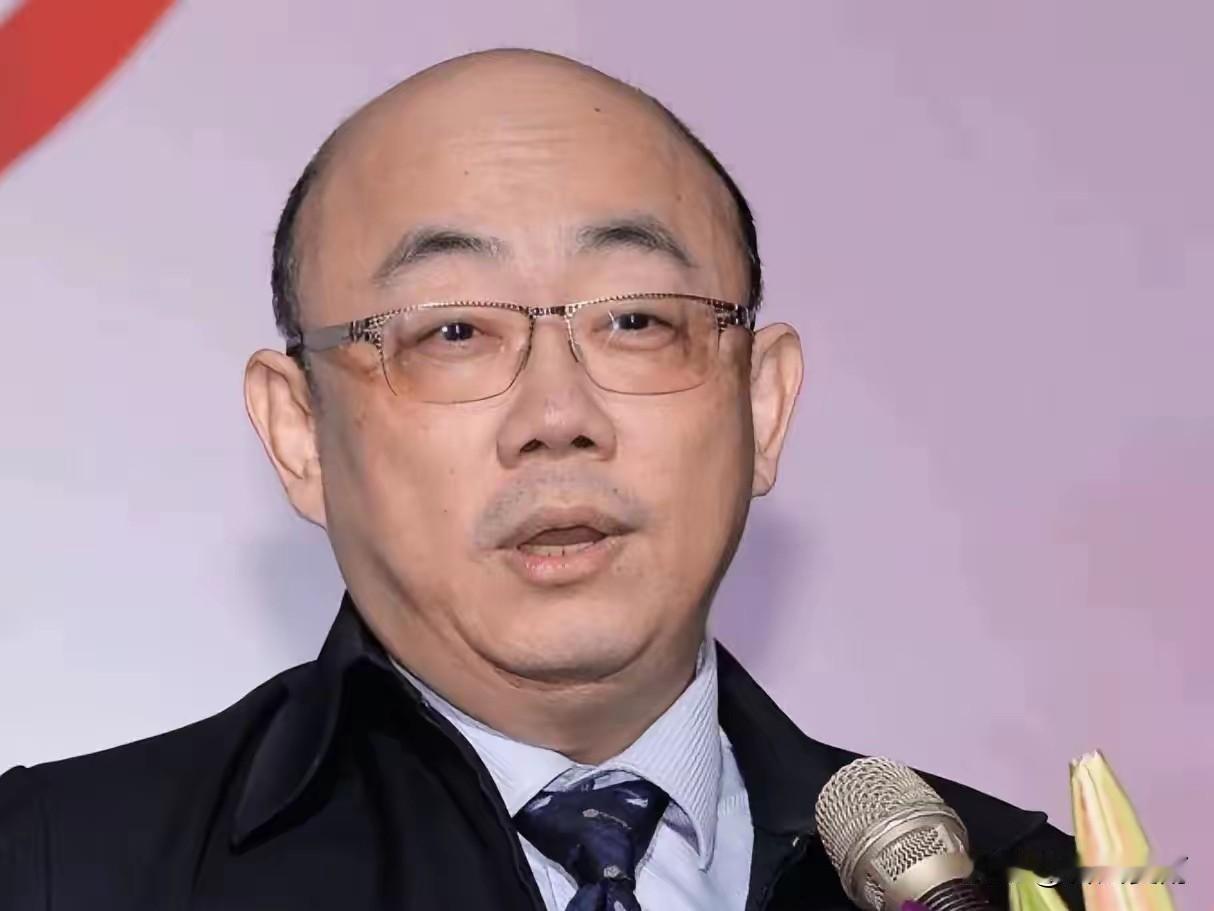 郭正亮在节目之中当众揭开矢板明夫的过往底细：此人本名荆涛，在天津降生成长，早年户