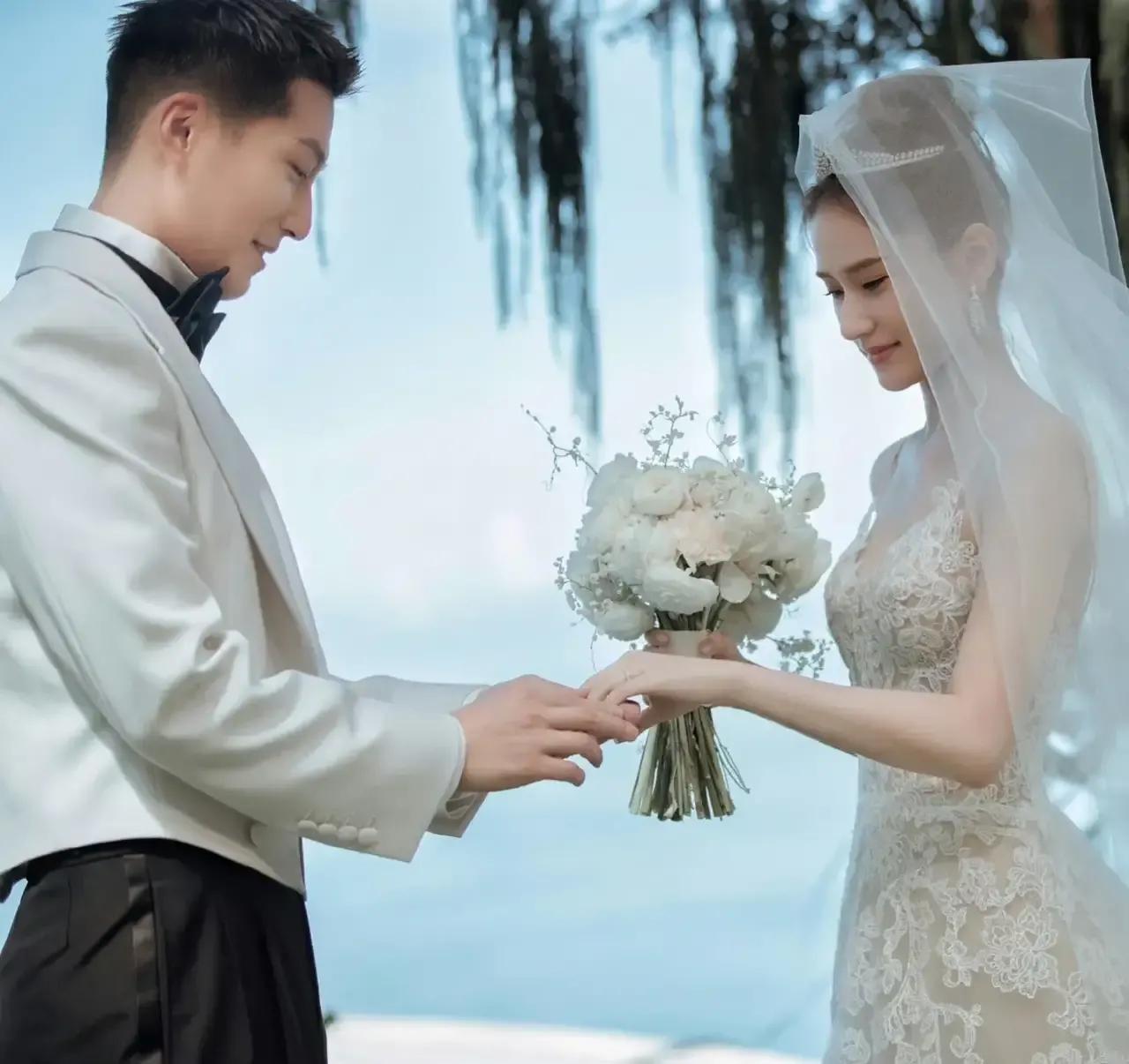 何超莲被闺蜜出卖了！有些隐私还是不要透露给闺蜜，谁知道她会不会满世界宣扬呢？

