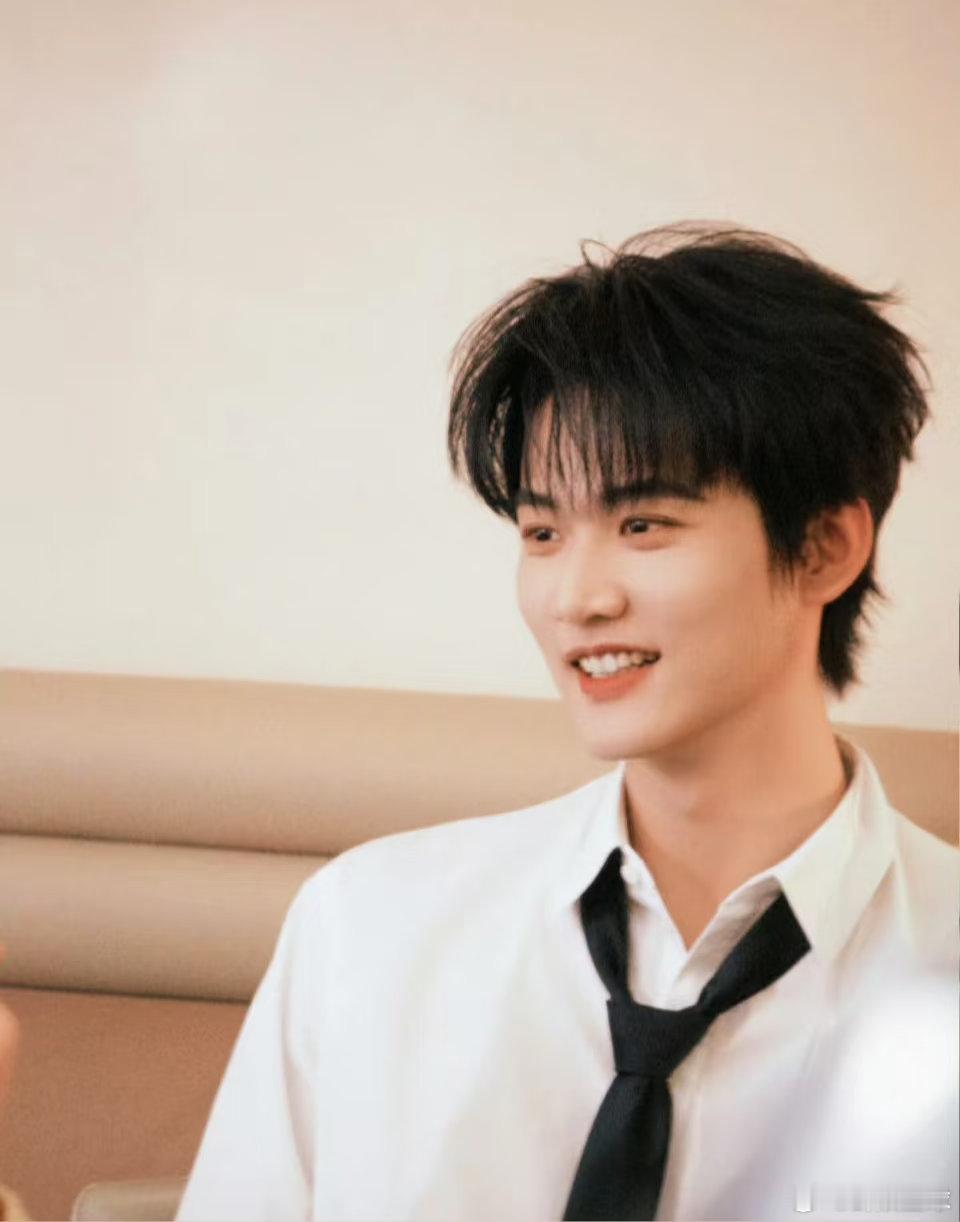 周柯宇叫姐姐纯享版周柯宇你好会啊！不同语气的姐姐，听得我嘴角根本压不下来～ 