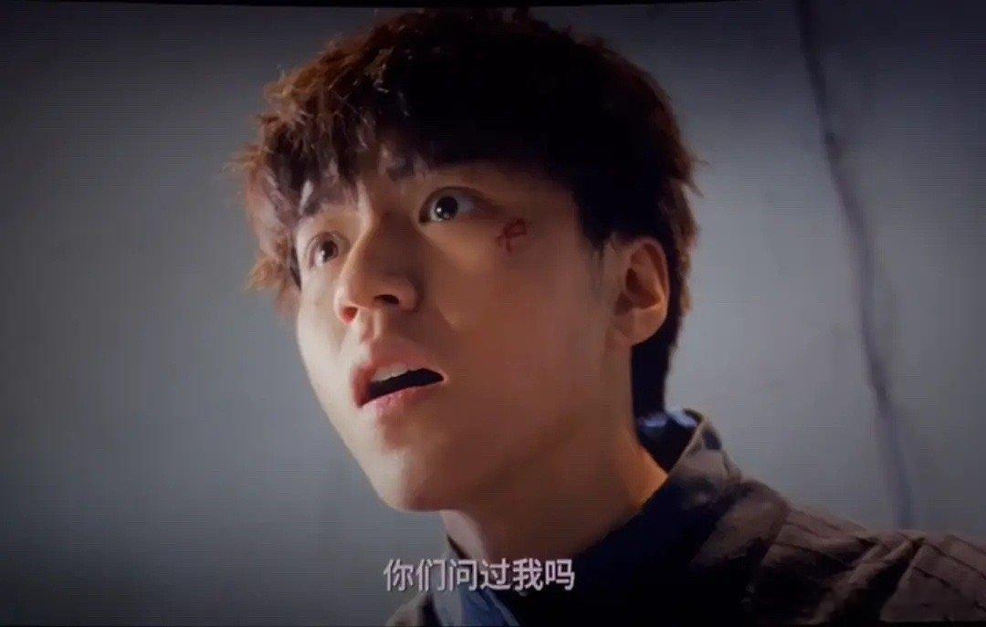 看到大家的辣评，三字的演技还得提升一下啊，最起码先不干瞪眼 ​​​