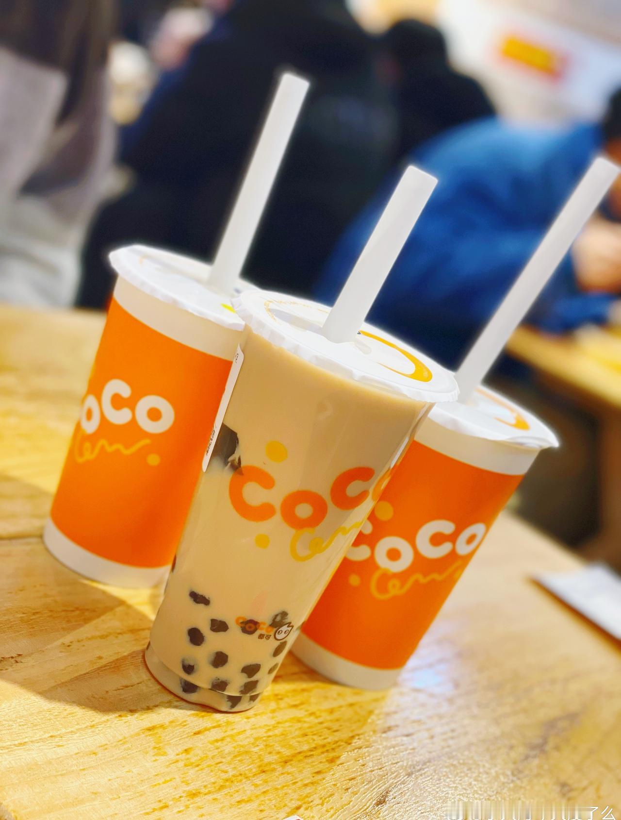 上次外卖大战打的如火如荼的时候
最大的受害者就是“奶茶店店员”
接不完的地方 做