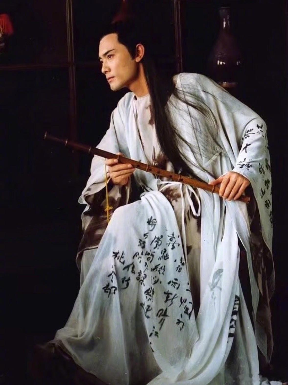 赵文瑄说长得帅的好处丑人是无法想象的 演员赵文瑄回复网友评论，说长得帅的好处丑人
