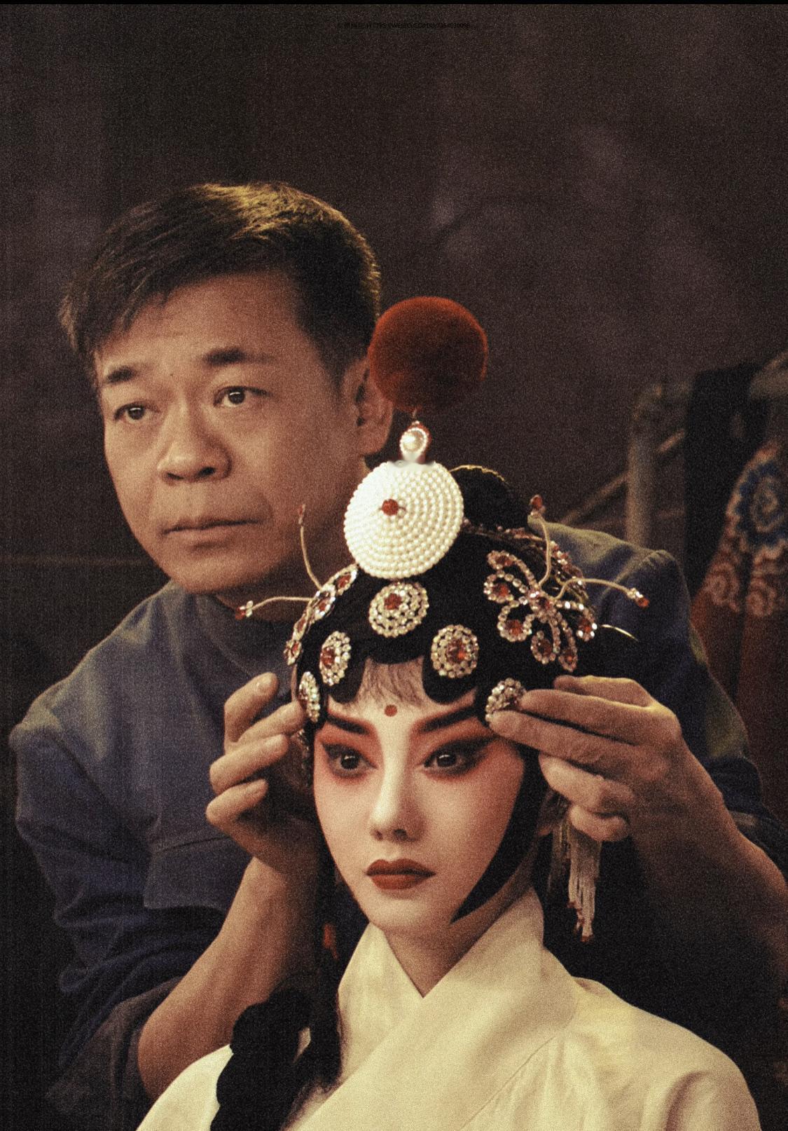 苟师说：娃俩灯里有芯呢……

就是说易青娥的眼睛有神。演员刘浩存那个眼睛，亮晶晶