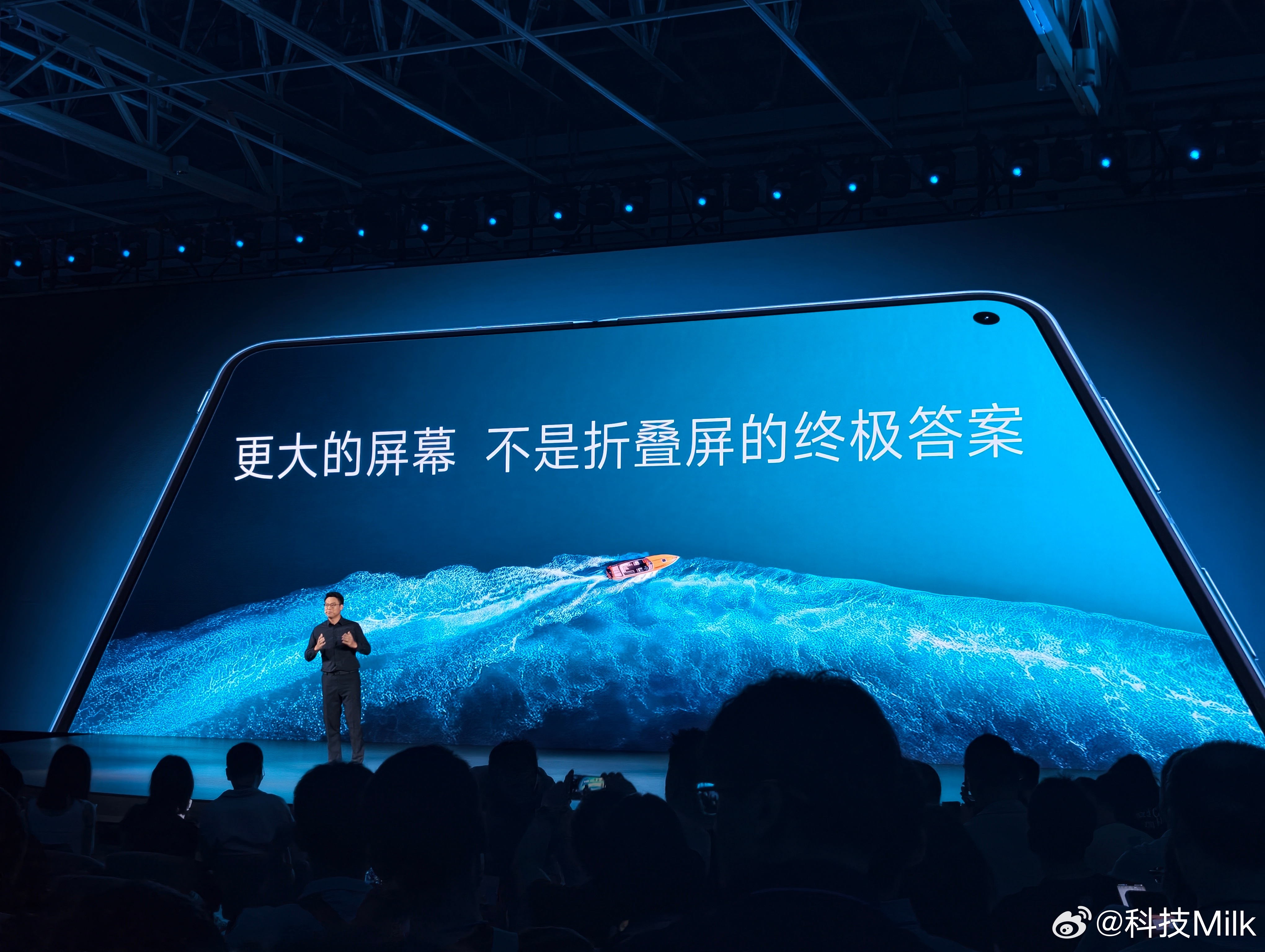 vivo  X Fold的原子工作台，用户越来越喜欢用，也说明这个功能好用，而且