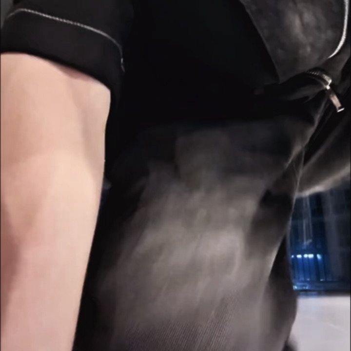 手臂还没感受完就发现一闪而过的吐舌表管，完全烧到没边啊 