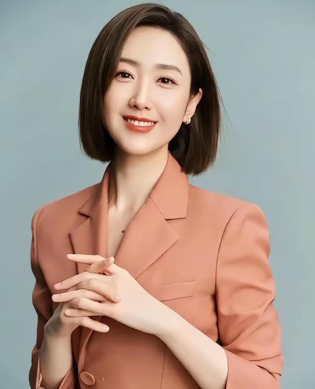 央视非常漂亮的主持人，就是想不起来名字了