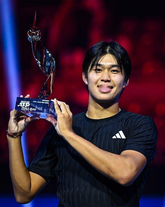 勒纳·钱成功夺冠新生力量总决赛，头号种子勒纳·钱以4-3(4) 4-2 4-1击