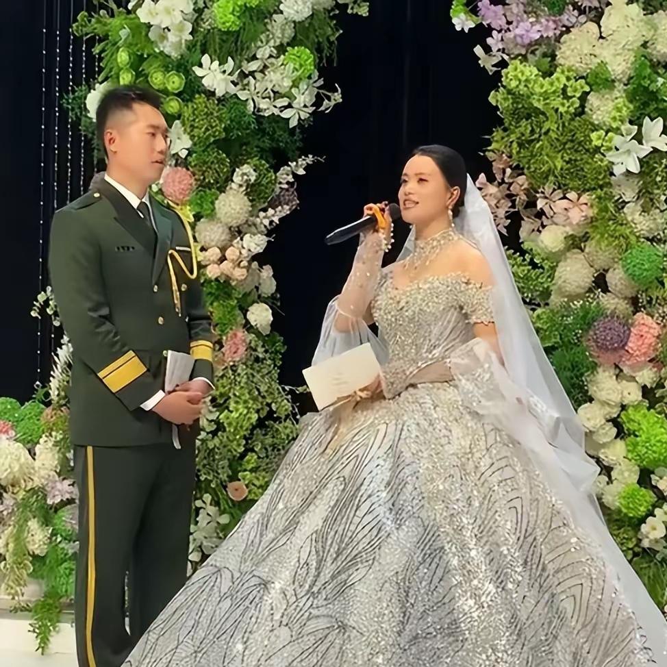 2026年1月7日，河北邢台，“最帅升旗手”张自轩大婚，没豪华酒店却因真挚情感备