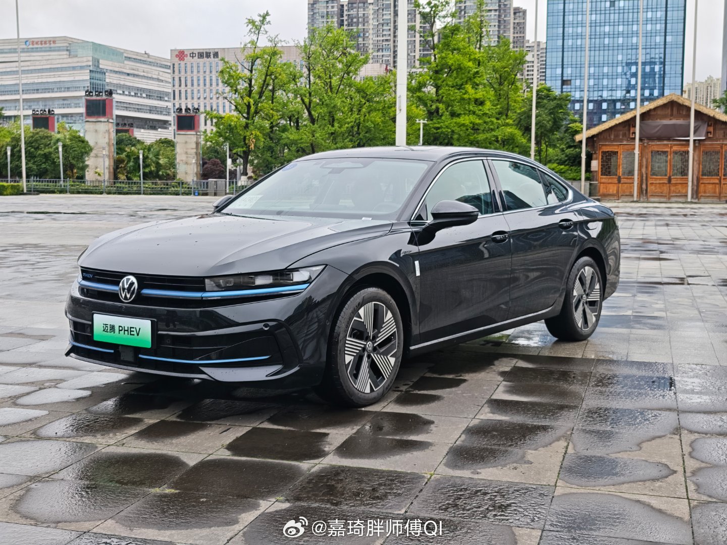 一汽-大众全新迈腾PHEV，城市行驶42km，实测亏电油耗3.9L/100km，