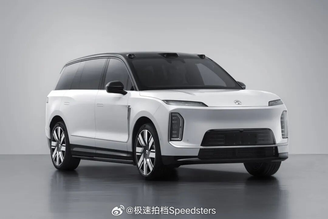 蔚来ES9，中国品牌最大纯电SUV。长5.365米，宽2.029米、高1.87米