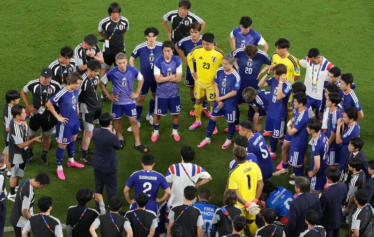 日本队进世界杯 16 强都难！

大胜突尼斯之后，日本队出线基本稳了，但高兴不起