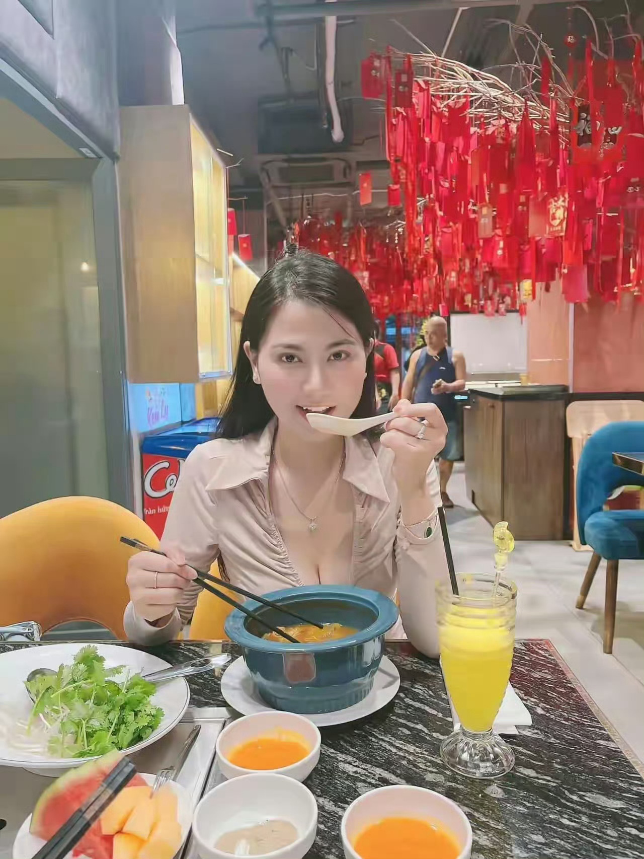 下雨天，跟闺密出来吃个饭，享受美好时光！   清远