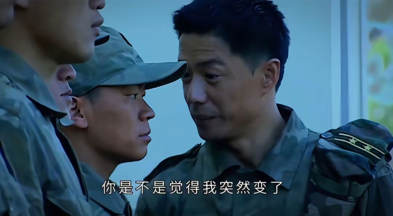 我刚刷到这张图以为是p的…沈月你的cp复活了段奕宏叫王宝强宝宝