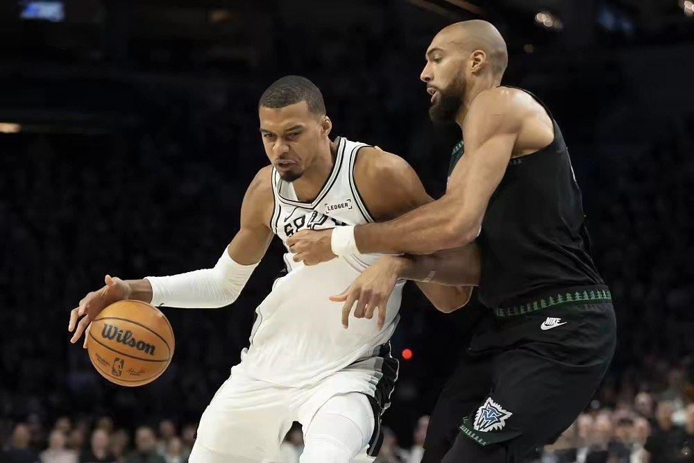 NBA东部半决赛G6即将打响，骑士继续主场迎战活塞。目前骑士大比分3-2领先，距
