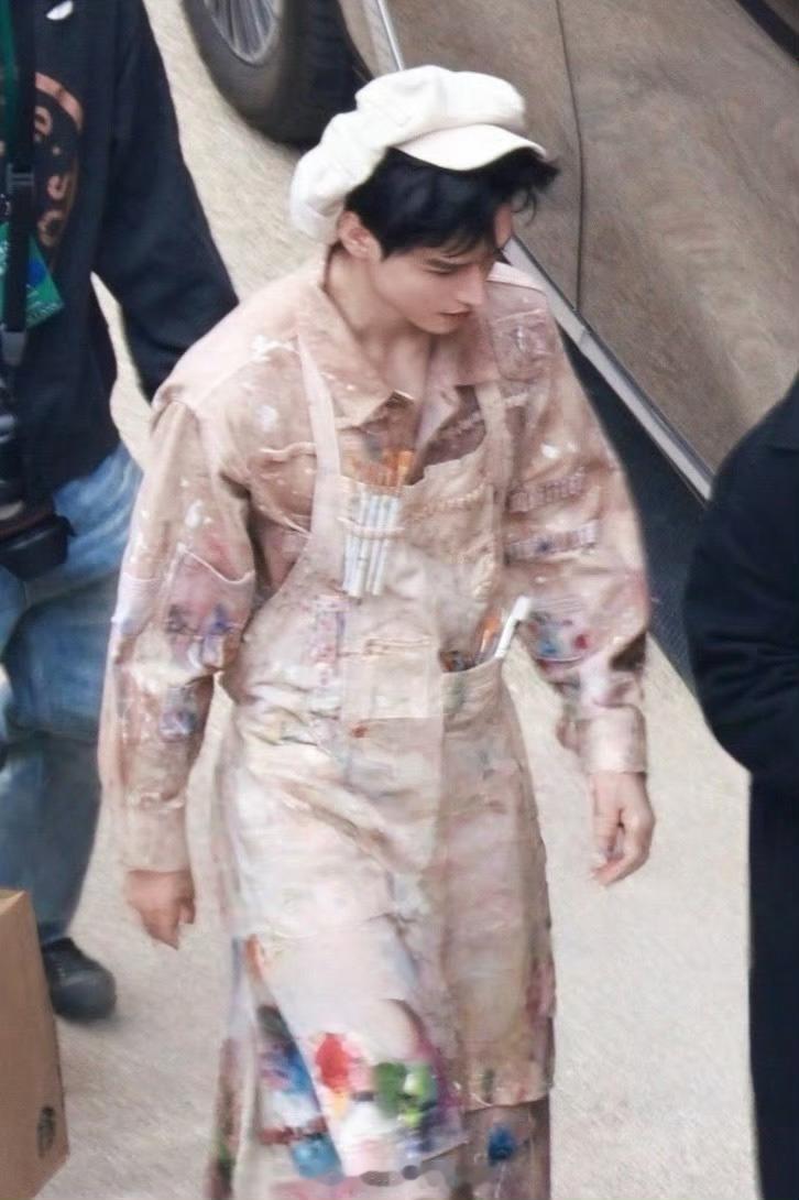 龚俊vogue小画家造型路透，可爱 ​​​