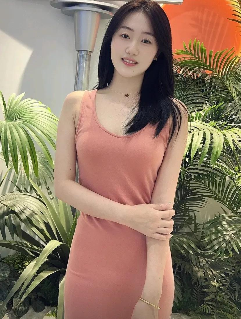 我渴望找到一个灵魂的伴侣，一个经历过生活磨砺，内心深处有着温柔与成熟的男人。你准