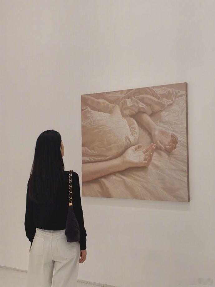 郭晓婷镜头下的上海好有温度羡慕能去现场看展的人了，既能看到郭晓婷的分享，又能欣赏