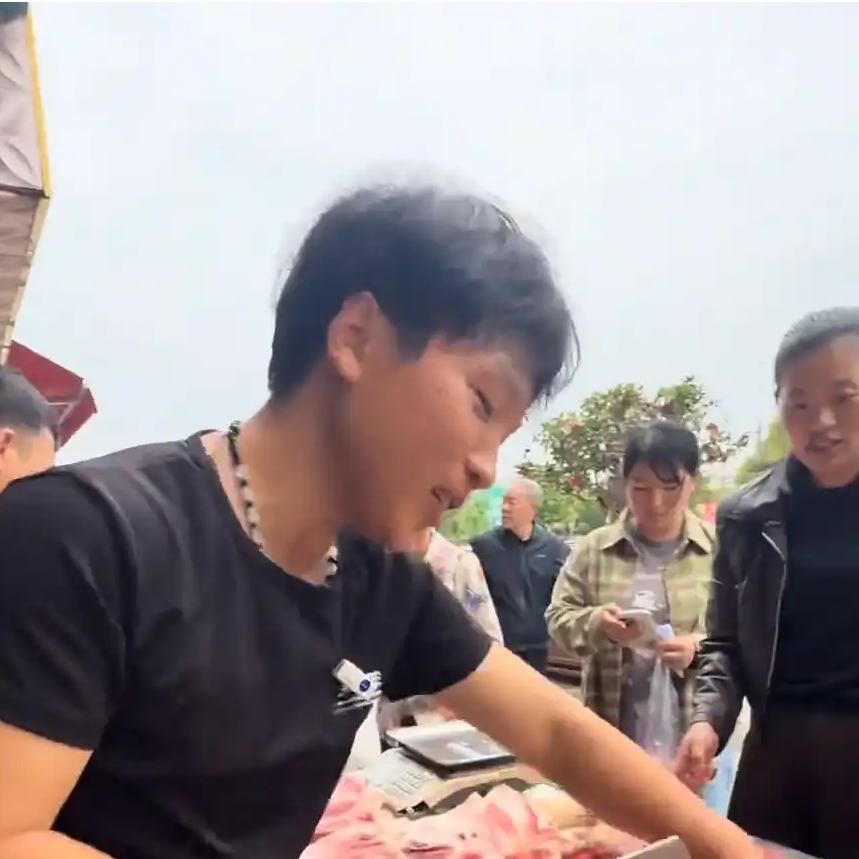 前几天还被全网心疼的“20岁长子重担”人设，今天就迎来了官方打脸。邵阳新邵县民政