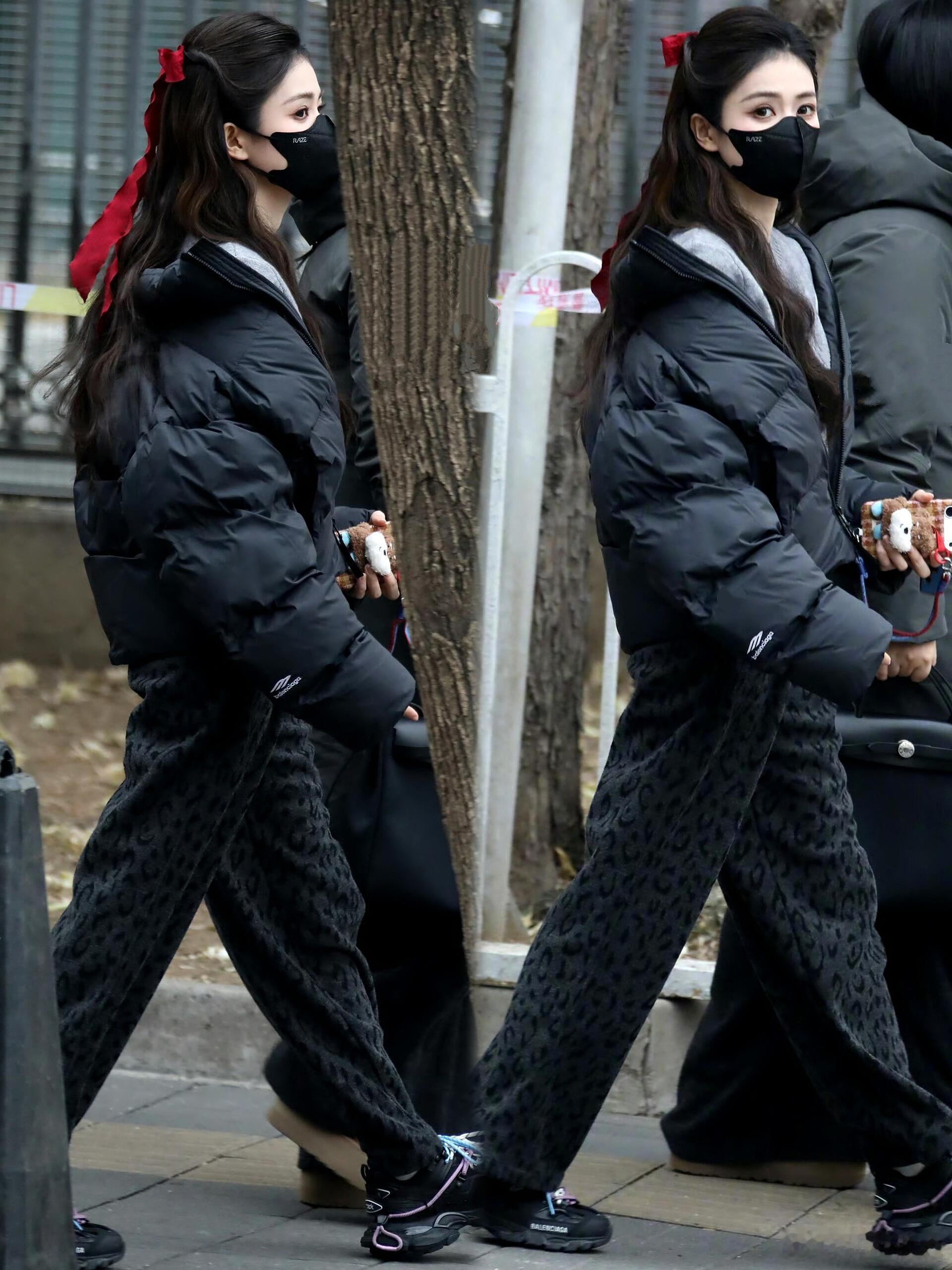 白鹿  哇塞！白鹿今年春晚造型是蝴蝶结公主盘发白鹿马年春晚第2次联排带妆上阵，蝴