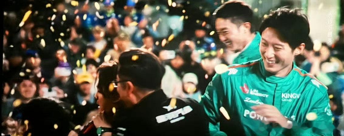 黄景瑜春节档有效出演 被黄景瑜的林臻东反差感拿捏了！赛场上是顶尖强者，赛场下又拽