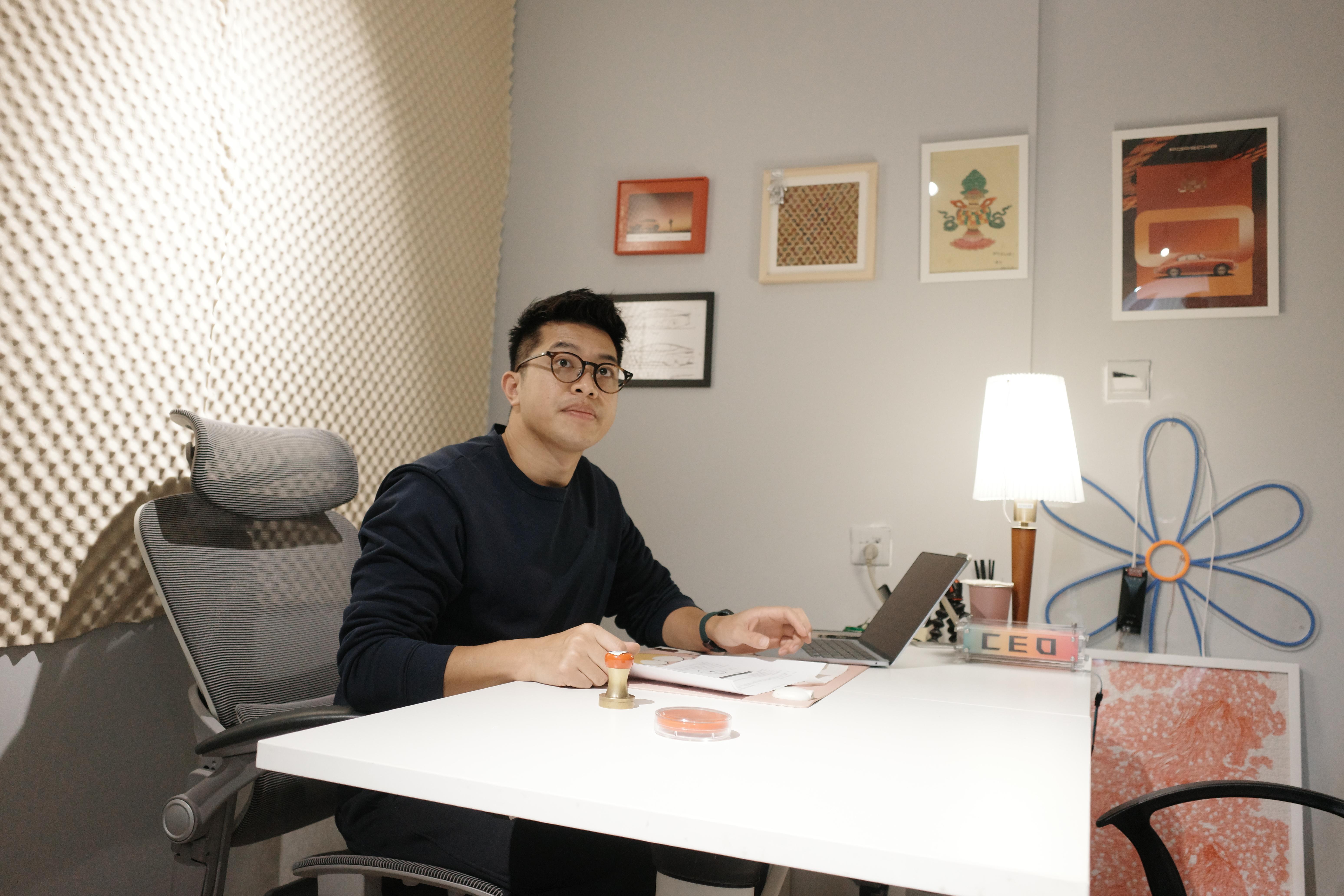 之前不明白为啥很多人加价也要买理光 GR，现在明白了，确实好看。图片