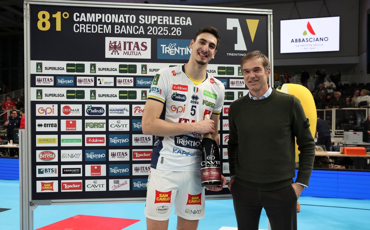 【意大利国手米切莱托和雷奇尼相继出伤】
欧挑杯半决赛首回合米兰3:0阿尔泰科玛