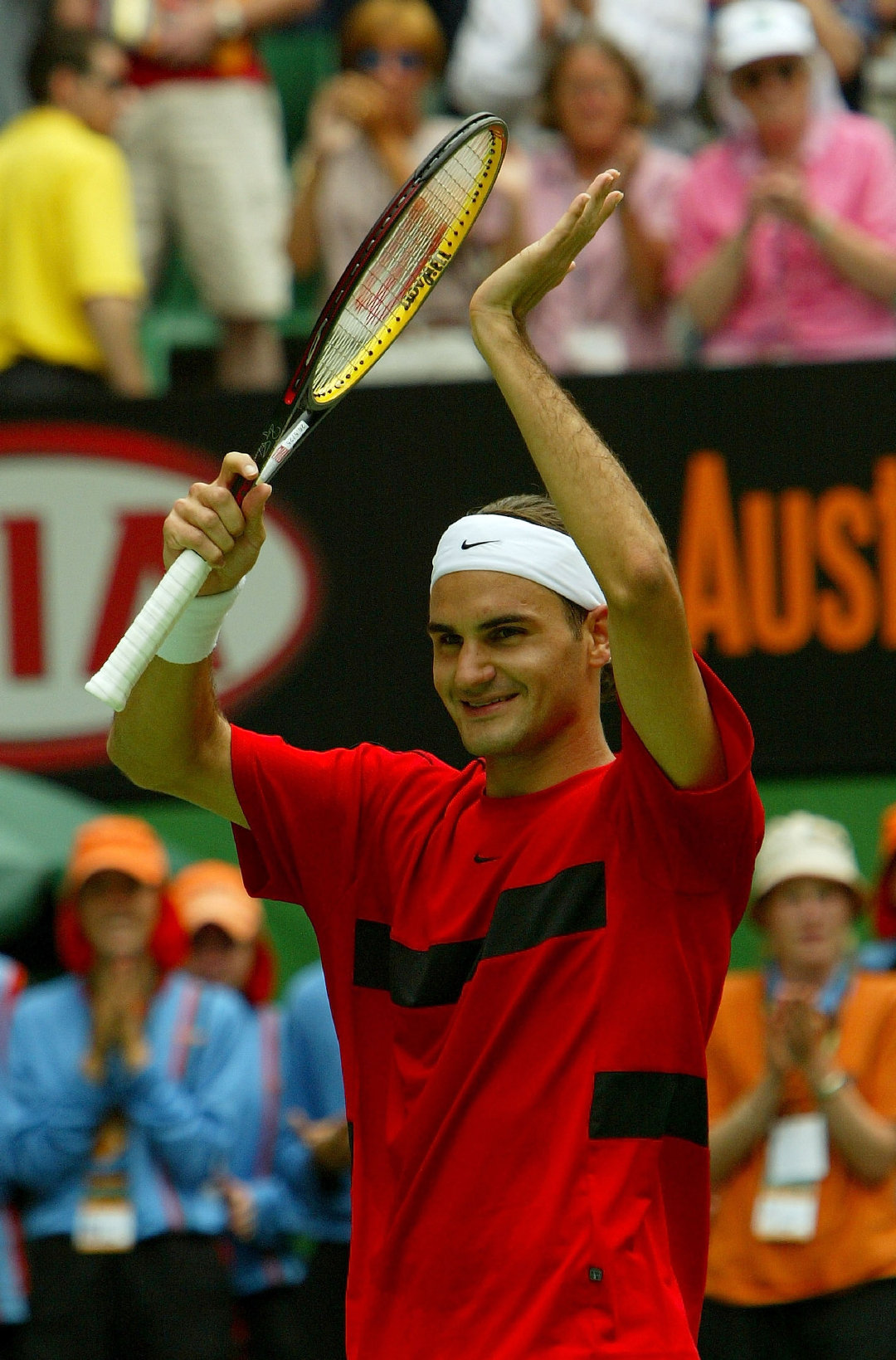 美周一谈2004年2月2日，费德勒凭借澳网夺冠首次登顶 ATP 世界第一，随后连