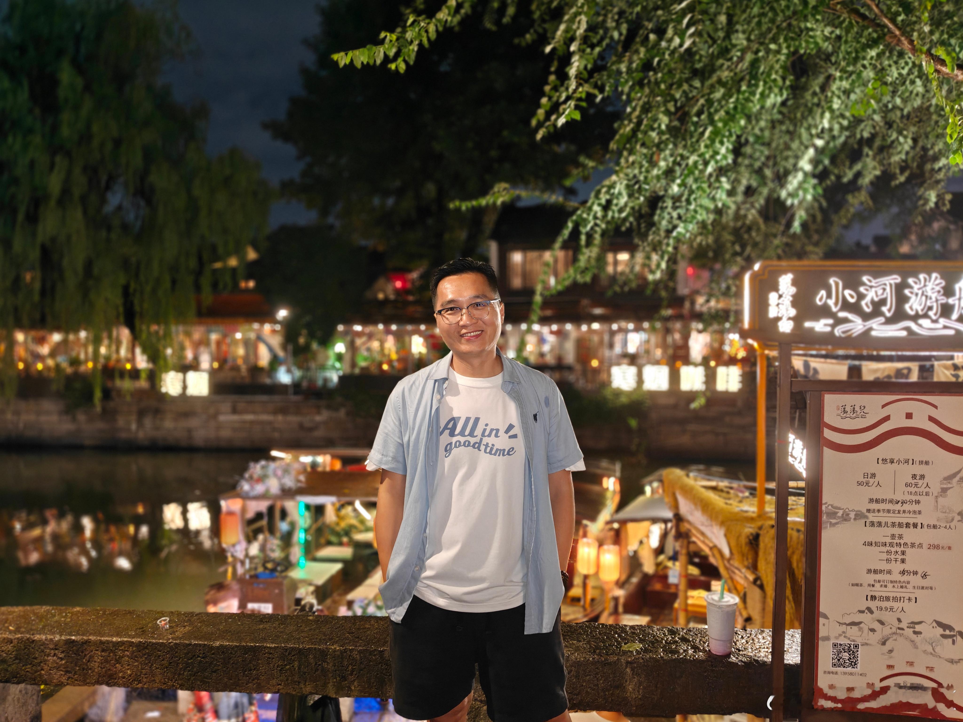 你好九月 ，九月第一条微博，本月粉丝激励计划来了！月互动榜第1-2名：奖励现金3