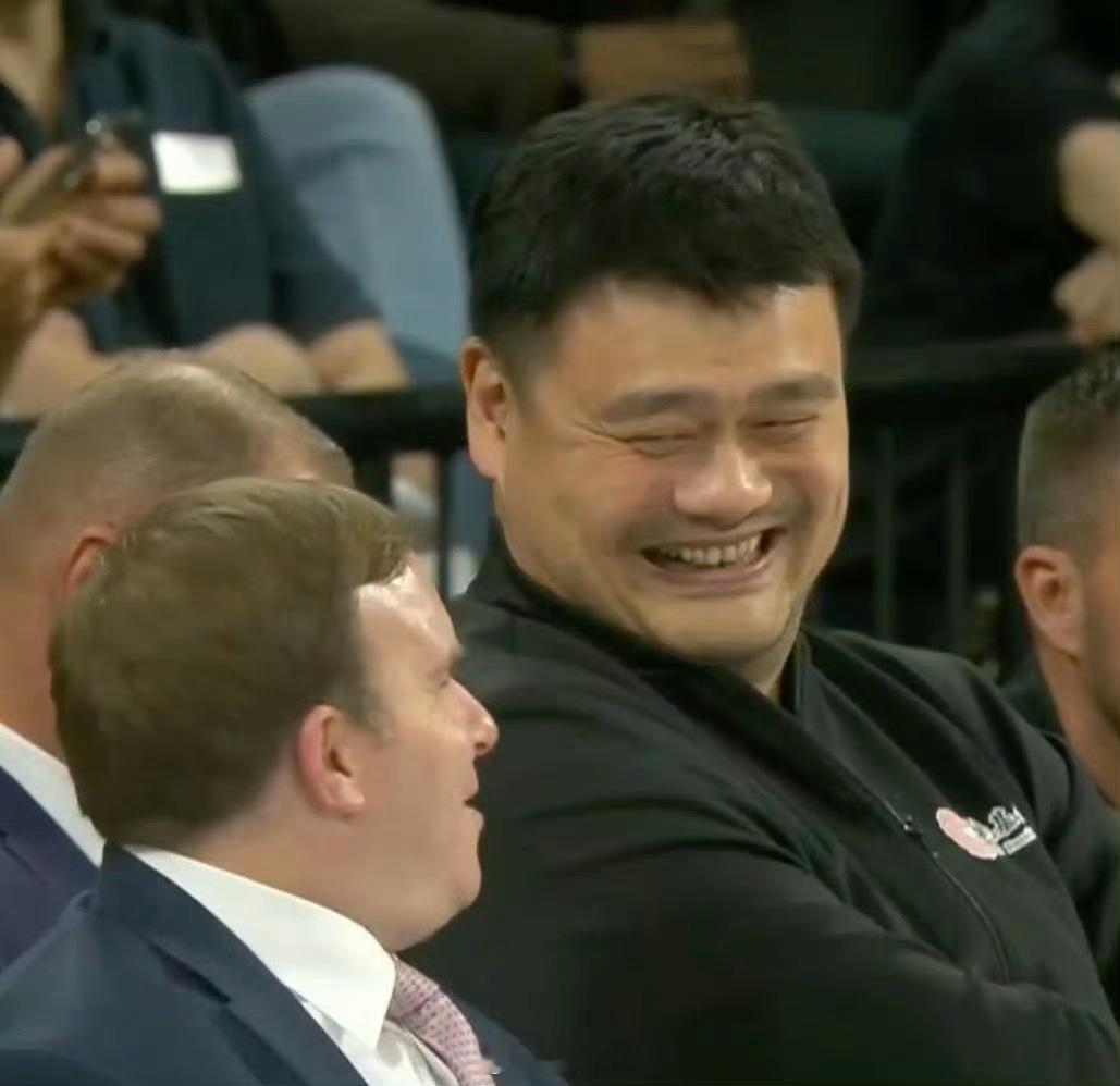 卸下重负，一身轻松。姚明再现表情包篮网vs太阳 ​​​