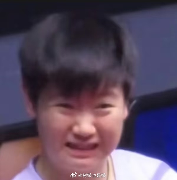 看完世界杯时隔几天重新健身拿大重量的时候我就这样： 