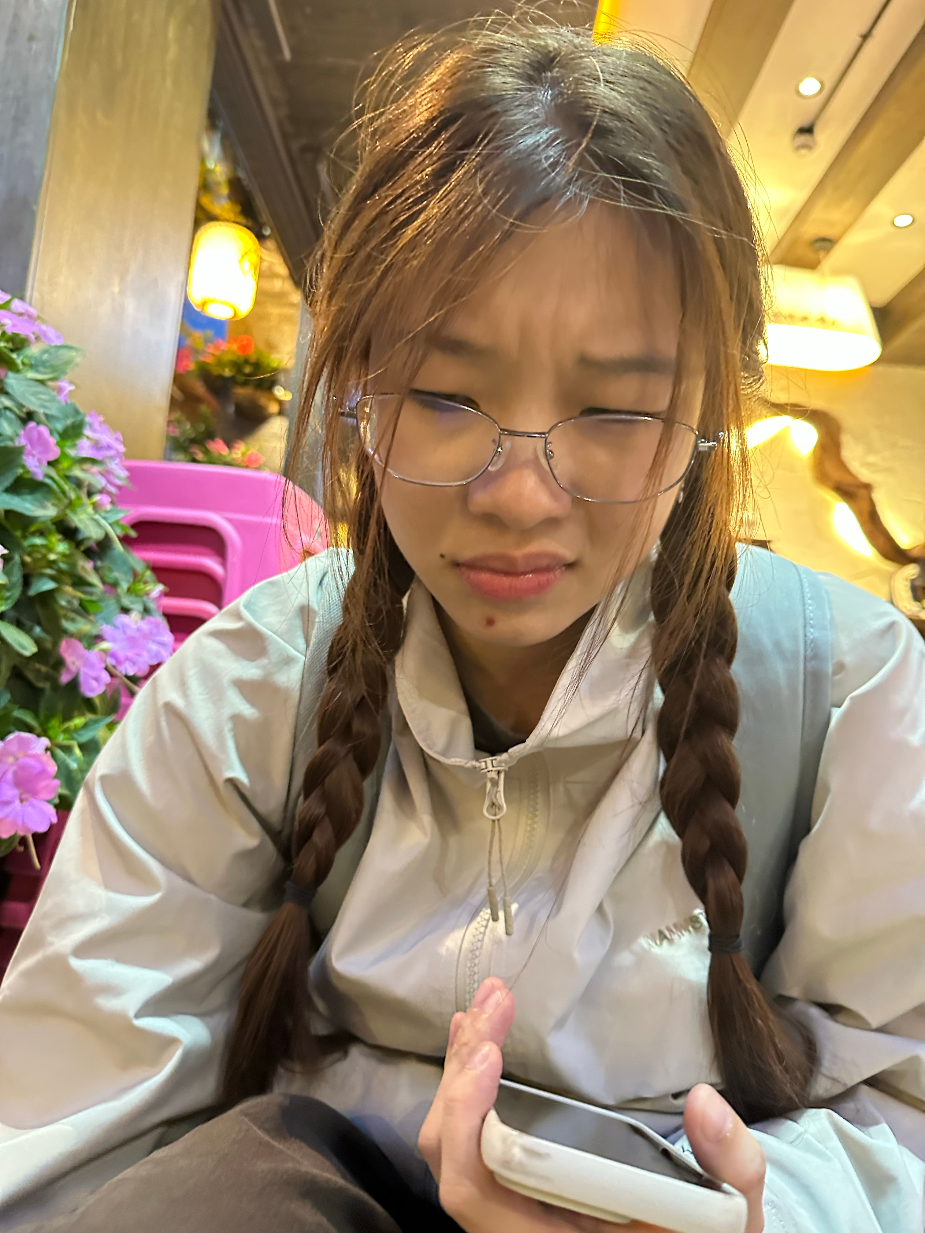 崴了脚要多久才能好，我在云南崴了脚都大半个月了走多点路还是好痛 ​​​