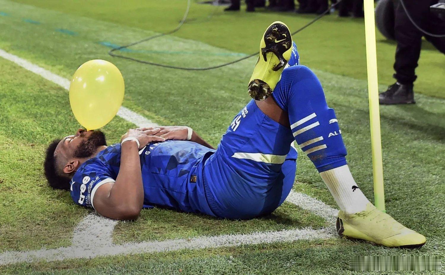 利雅得新月 据中东报🔴利雅得青年和利雅得新月两家俱乐部正在就球员阿里·布莱希转