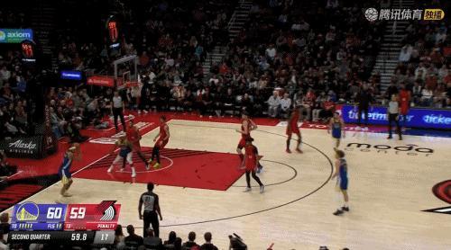 穆迪底角两次出手，都是出手方向就不对金州勇士