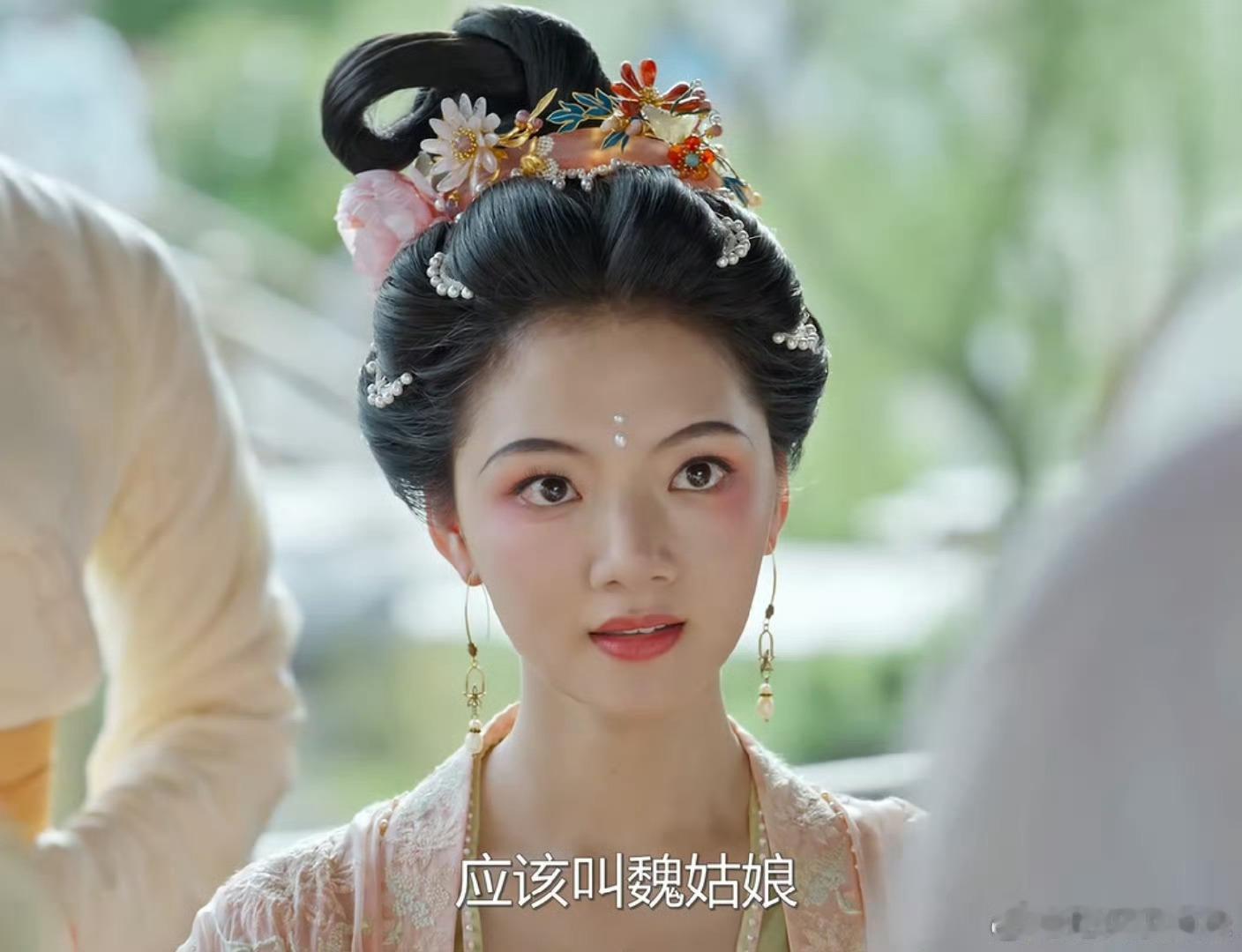 珠帘玉幕和锦绣安宁都有簪花发型，汪涵、林安琦的簪花手艺谁更好看？ ​​​