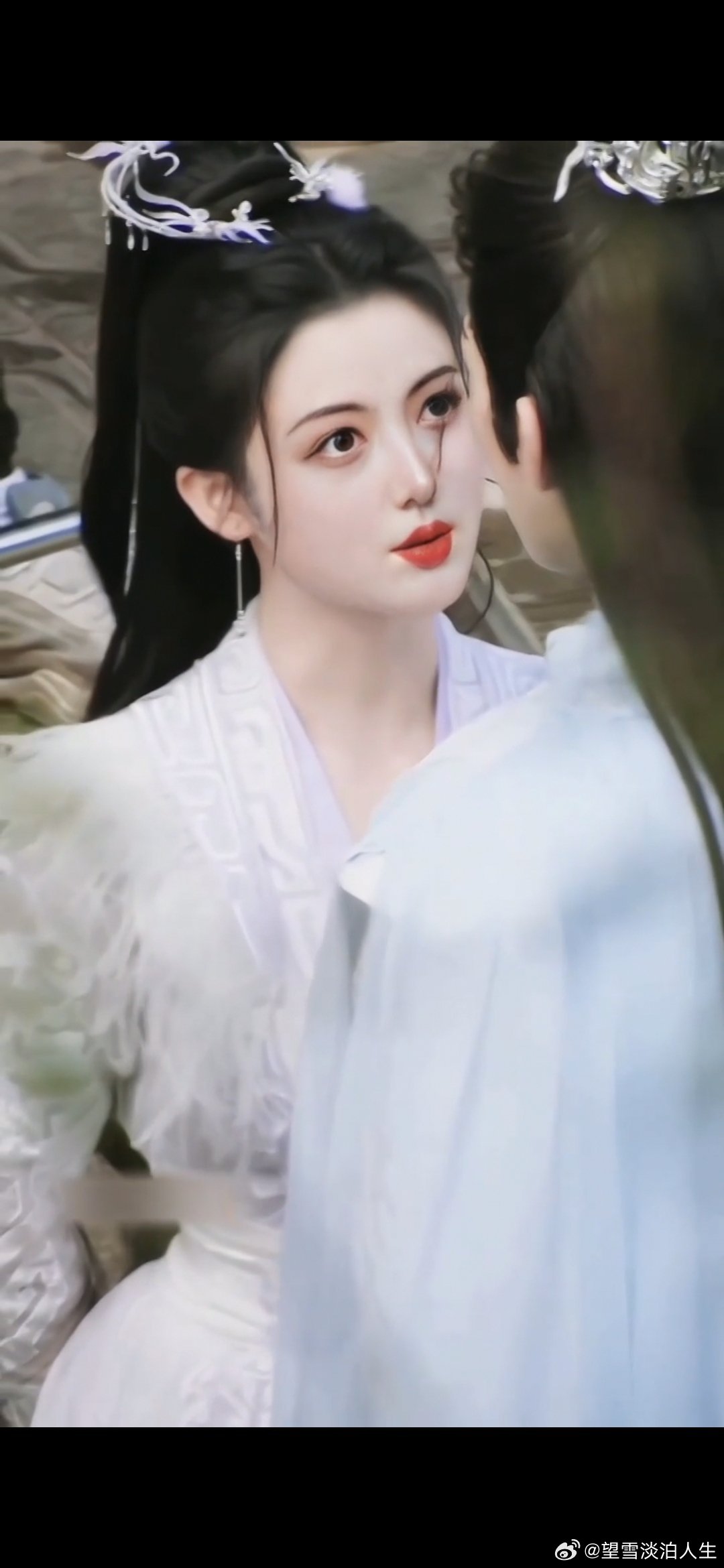 #情感#              《尘缘》尘缘无处著，命定岂能违。何日携尊酒，