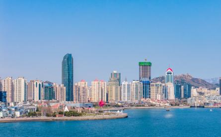 根据2025年的录取数据，烟台汽车工程职业学院在山东普通类二段的最低录取分数线是