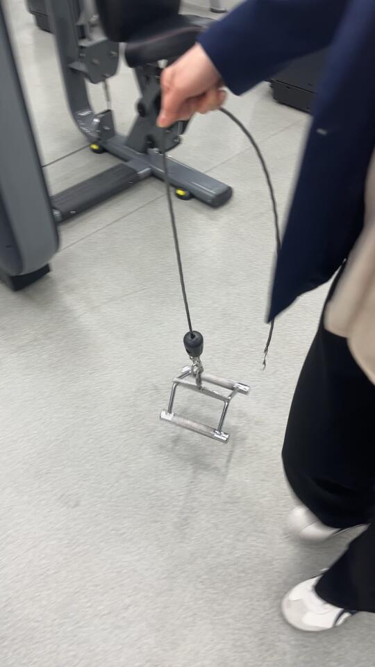 Md划船机被拉断了 健身房这垃圾器械避雷！！！