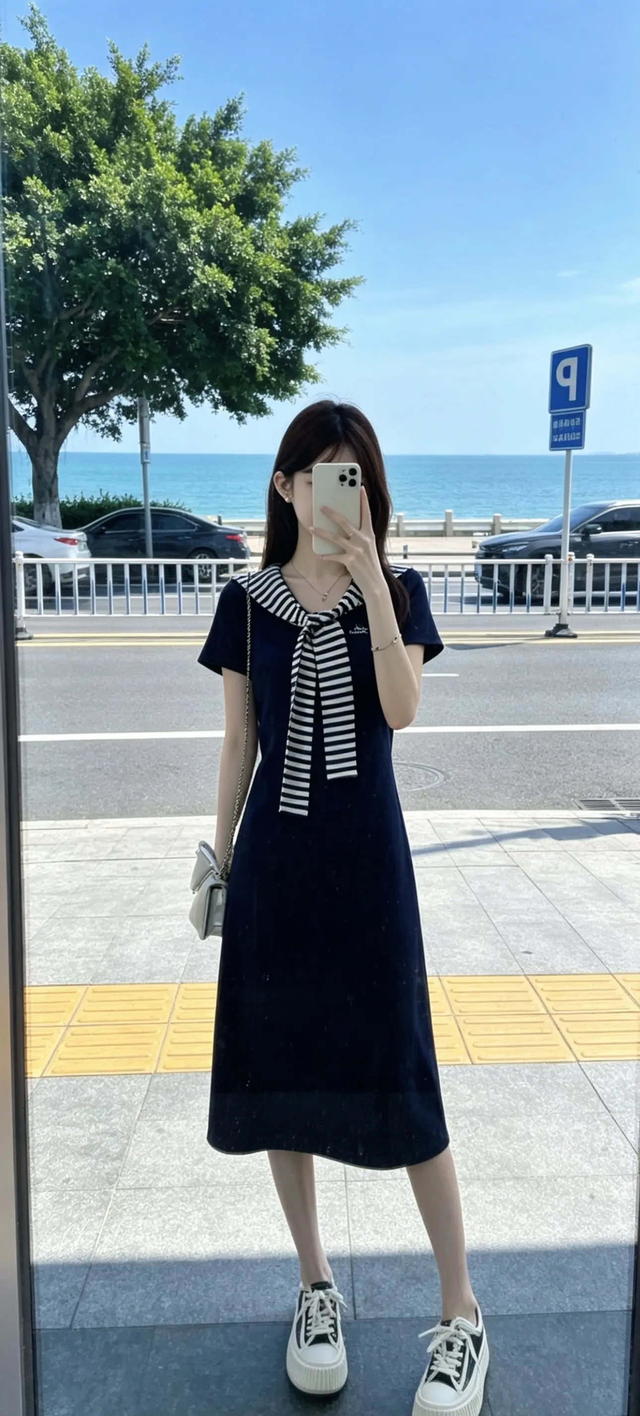 “什么都会变的，时间久了，          铁都会生锈，更何况善变的人心…”