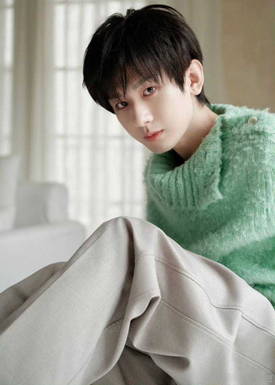 成毅赴山海cy成毅成毅的演技如同沉稳而又开放的土地，孕育着更加美好的未来。| 长