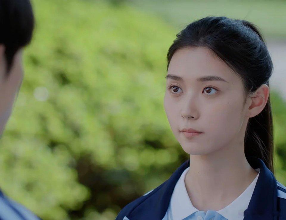 狙击蝴蝶程雅昭杀青夸出拜堂氛围恭喜程雅昭杀 青！《狙击蝴蝶》里的闪光女孩越品越爱