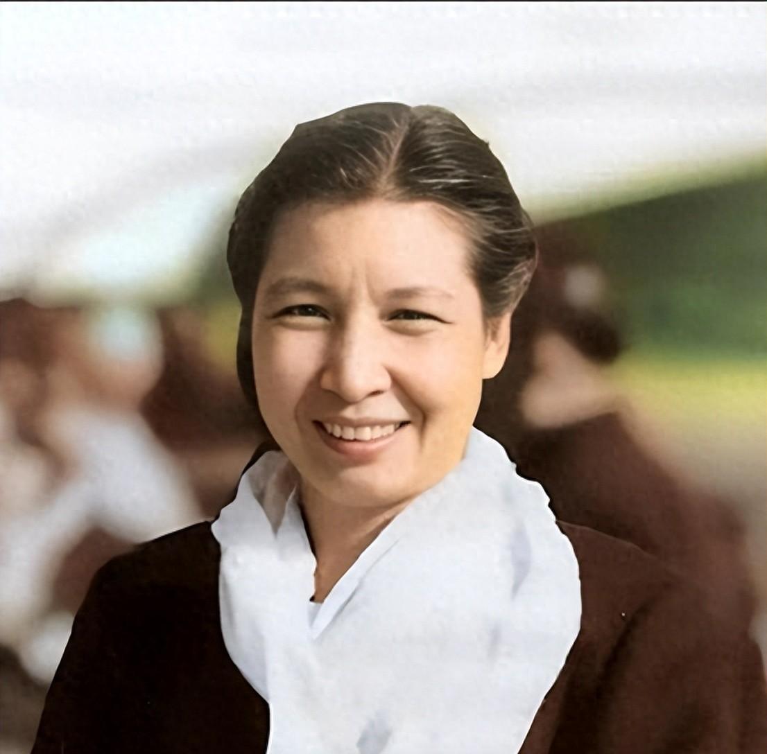 1973年曾志致信毛主席诉说苦衷：我作为最早的红军战士，如今却没有一套军装！
1