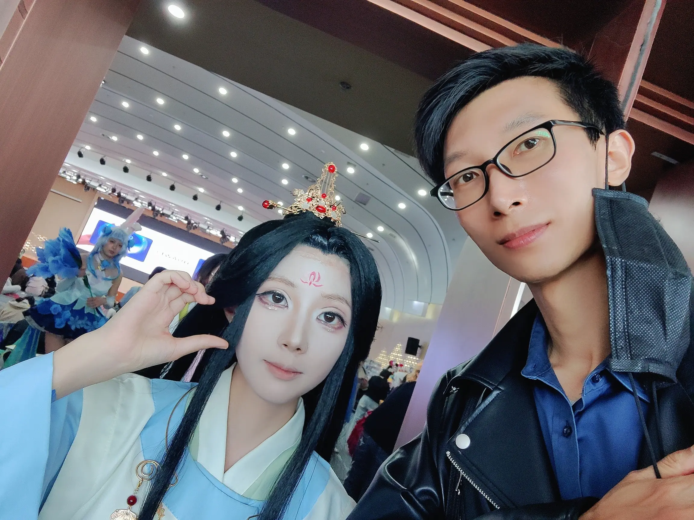 嗨！