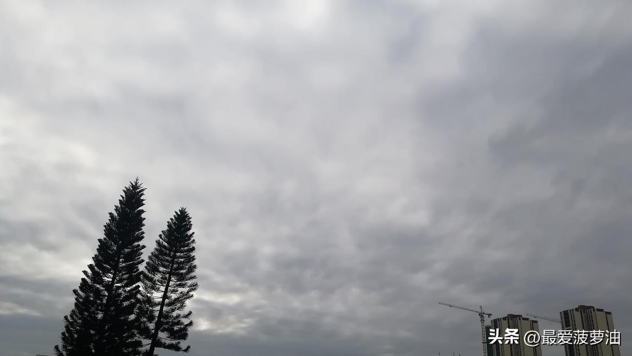 中央气象台：
今年第18号台风“桦加沙”今天（22日）穿过巴士海峡后，
将于23