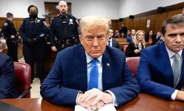 这一次中国绝对不能惯着特朗普的任性，让他自己去玩吧，喜欢售台武器就去出售吧，反正