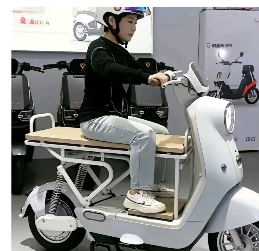 也不知是P的，还是确实自己改装了，大家看一下，这个改造用来应对新电车的弊端是否可