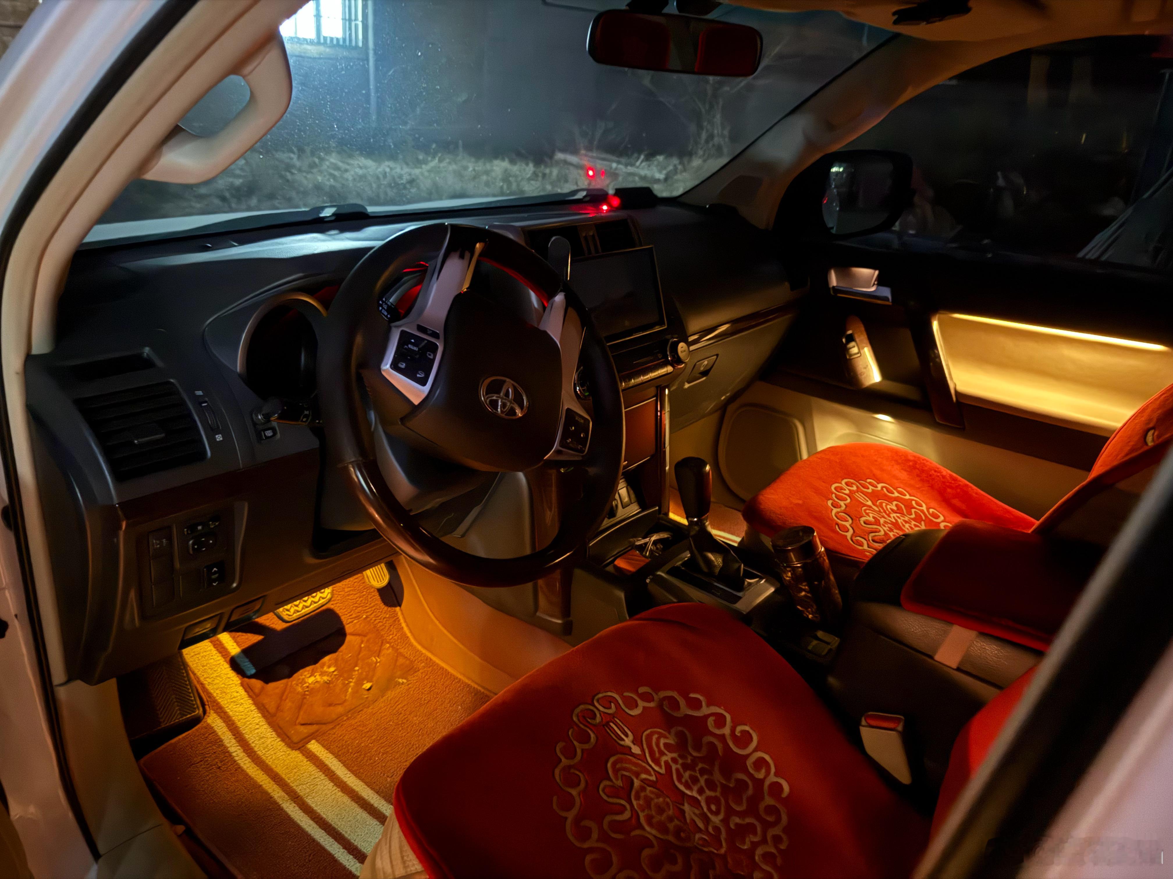 老款霸道开上了十几年的老车，目前形势23万公里别说，这老车的整体机械素质依旧可以