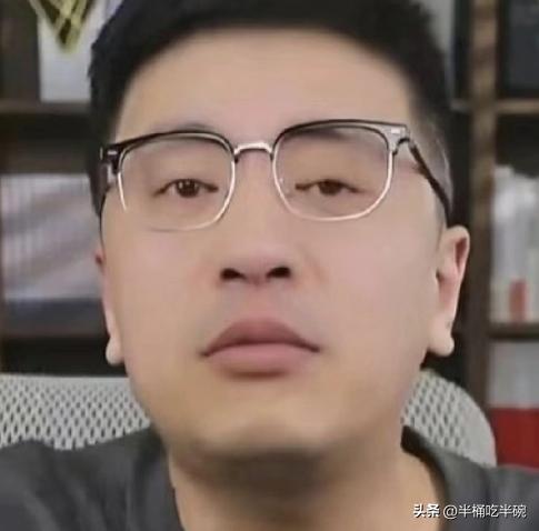 好奇查了下张雪峰的出身。
不查不知道，
一查才知道，张雪峰根本不是资源咖，他就是