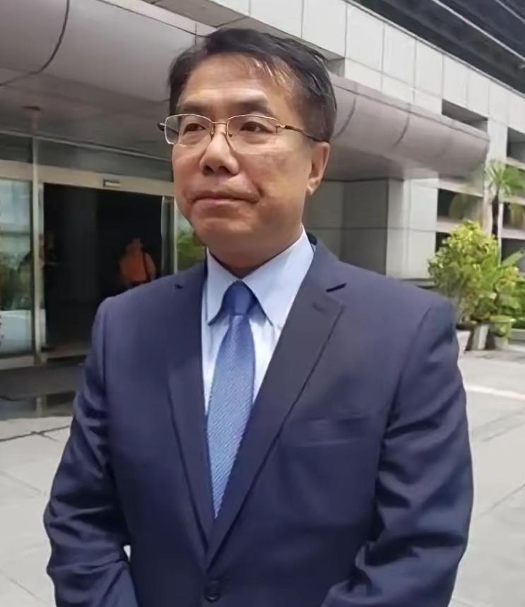 就在刚刚，

台湾省台南市长黄伟哲发表声明，
 
4月13日，针对郑丽文访陆为台