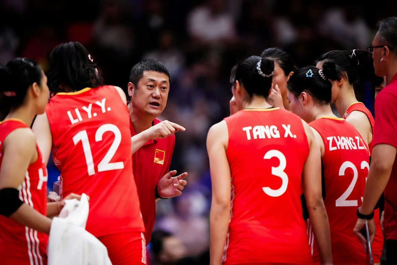 两个坏消息!
中国女排 1-3 不敌法国女排，无缘世锦赛八强，四局比分20-25