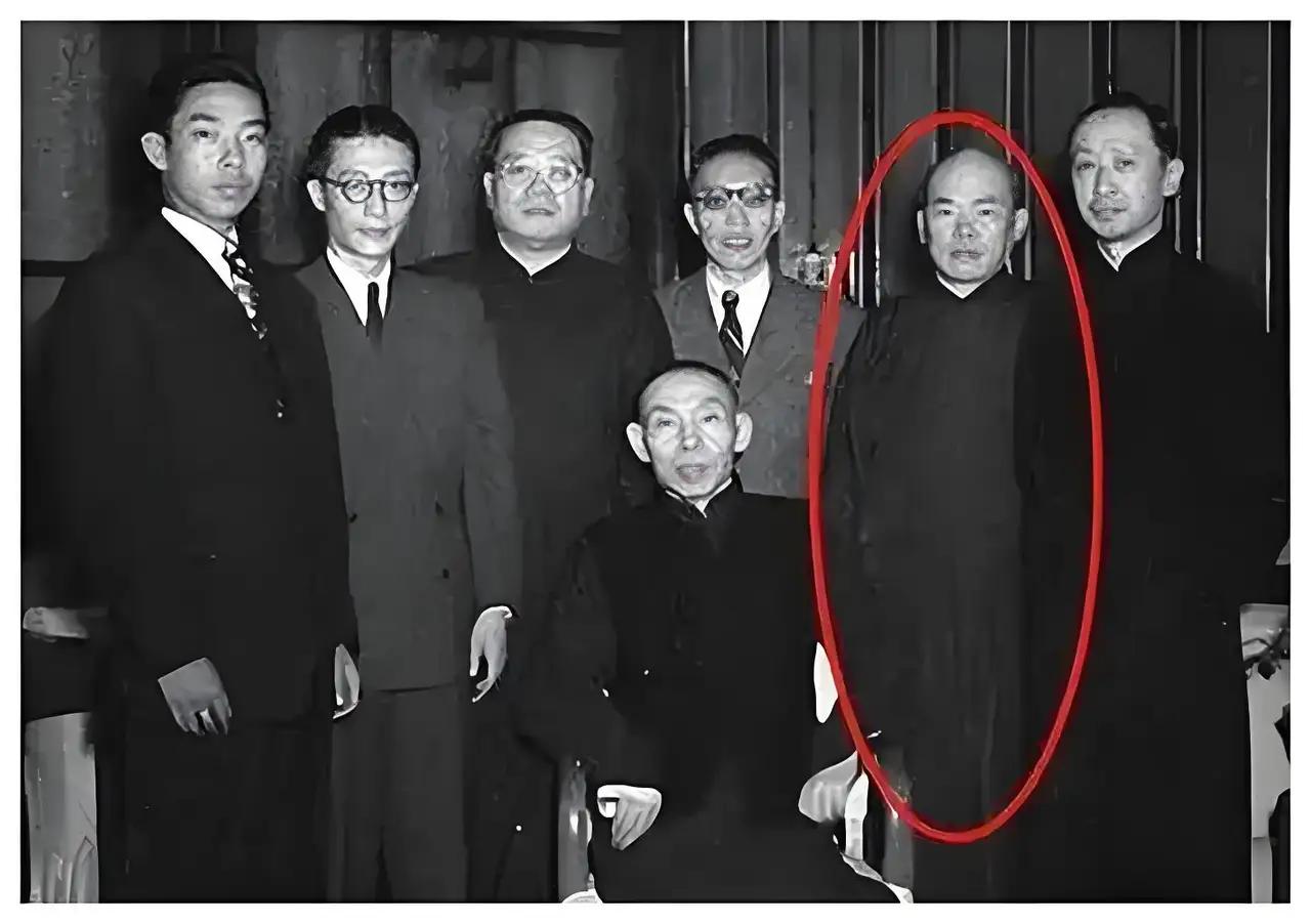 万墨林被绑76号事件（1940年12月21日）

背景

万墨林是杜月笙的姑表弟